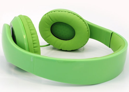 Audífonos Con Micrófono, Alámbricos (3.5 mm), Color Verde, Longitud del Cable 1.2 Metros, VORAGO HP-204-VE